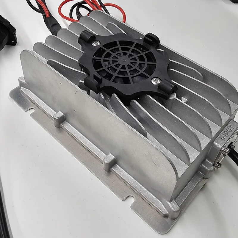 600W হাই-পাওয়ার গলফ কার্ট এক্সক্লুসিভ ফাস্ট চার্জার